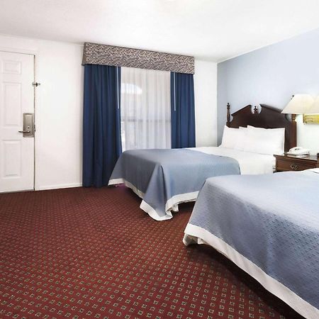 Travelodge By Wyndham Las Vegas Nm Екстер'єр фото