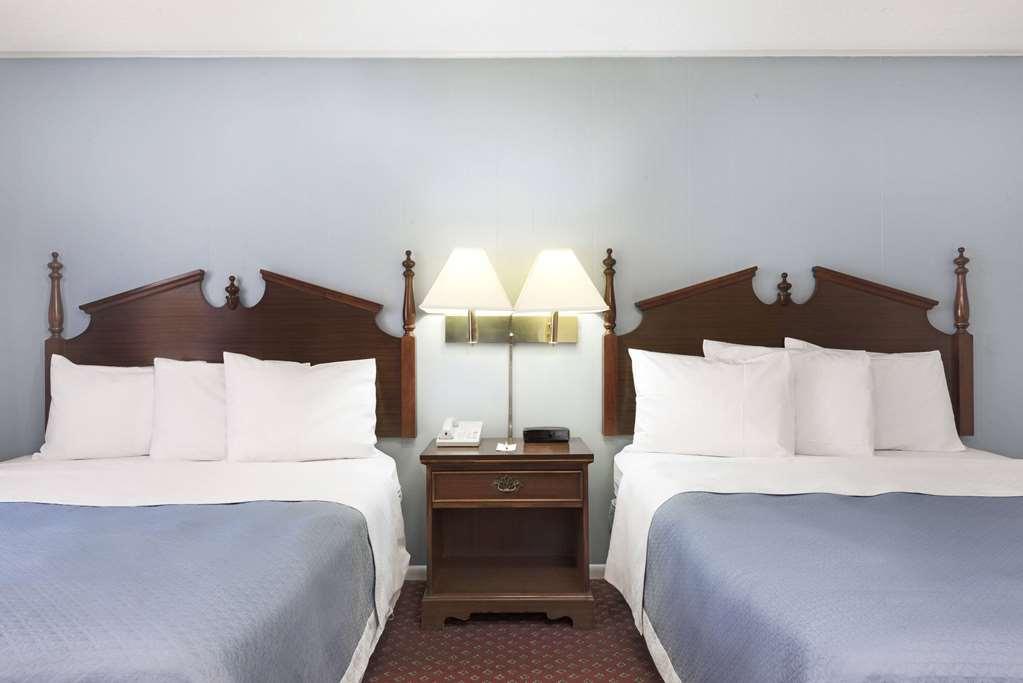 Travelodge By Wyndham Las Vegas Nm Номер фото